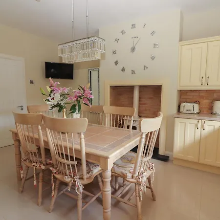 Killelton Cottage * Killelton